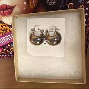 Silver Chunky Earrings . Nwt LM